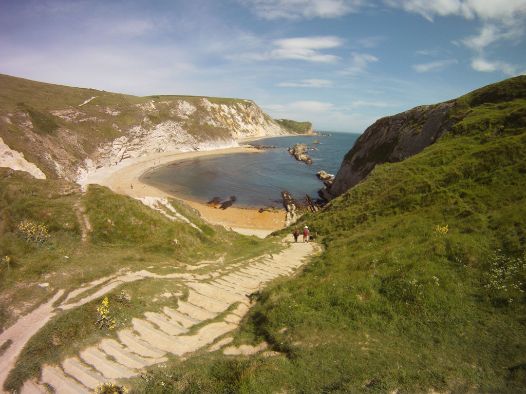 ove-shaped-beaches-perfect-for-swimming-snorkelling-sunbathing-alongside-Lulworth